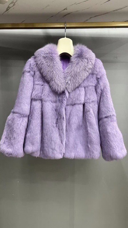 2026 New Fur Coat with Large Fox Fur Collar and Whole Rabbit Fur Panel