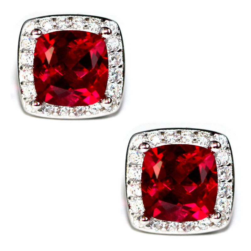 Square ruby earrings, what is the charm of luxury colored gems?