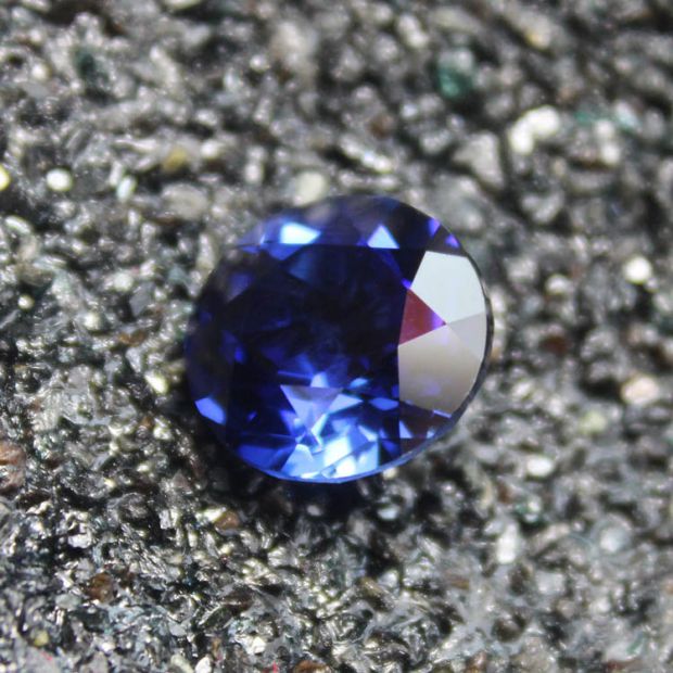 Mặt tròn bằng đá Tanzania Tanzania Mặt đá 5a Nam và nữ Sapphire Bột đá nguyên chất tan chảy Nhập khẩu màu xanh Tanzania Không màu dát - Nhẫn nhẫn kim cương tự nhiên