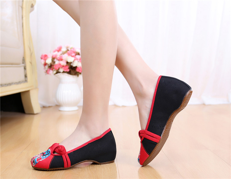 Giày vải Bắc Kinh cũ nữ mùa hè quốc gia giày thêu một chân tăng trong giày vải nông miệng tròn đầu giày vuông nhảy shop giày thể thao