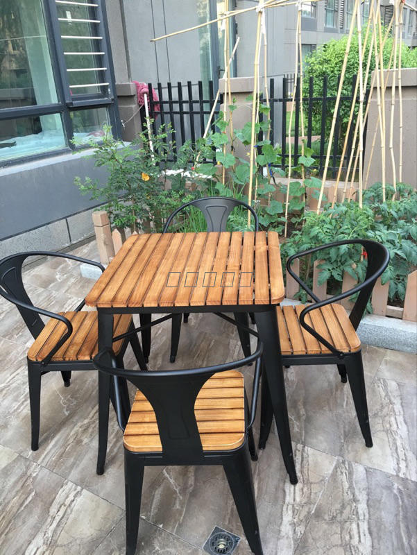 Starbucks cà phê cửa hàng kết hợp bàn ghế ngoài trời bộ 5 sân nhựa ban công đồ nội thất sân thượng ngày bàn ghế ngoài trời bàn gỗ ngoài trời