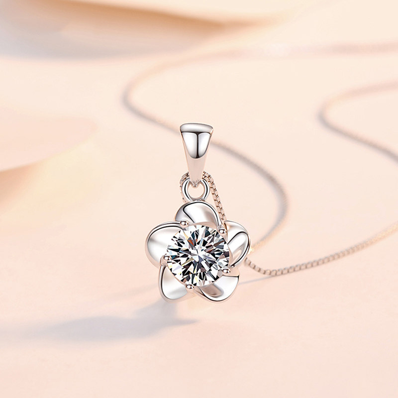 PT950 platinum necklace female 18k white gold necklace female plum platinum diamond pendant female Valentine's Day gift