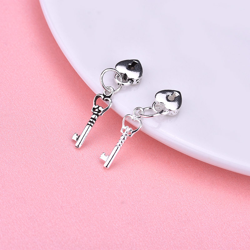 S925 Sterling Silver Thai Silver Jewelry Pendant Heart Key Pendant Handmade DIY Jewelry Material Bracelet Accessories S925 Sterling Silver Thai Silver Jewelry Pendant Heart Key Pendant Handmade DIY Jewelry Material Bracelet Accessories