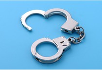 Metal creative small handcuffs toy key ring small pendant Creative small gift Thumb buckle send beauty