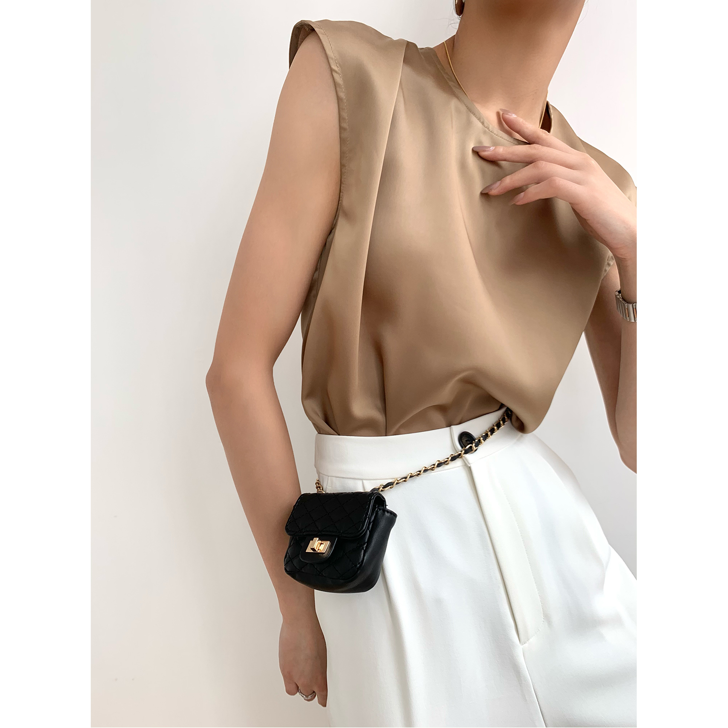Round collar bottom inner lap jacket outside wearing thin acetate temperament commuter champagne satin face sleeveless harness vest female summer