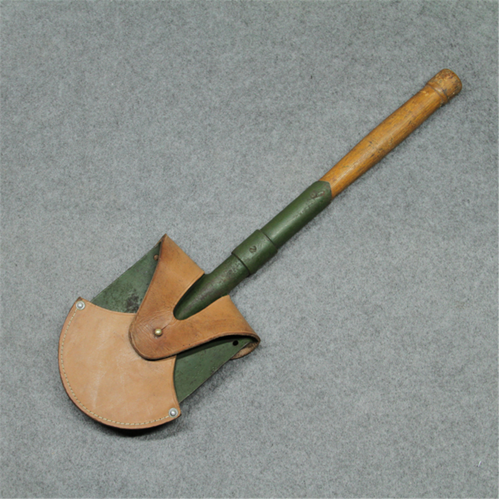 New inventory fidelity liberation first-generation 50-type after the founding of the People's Republic of China, the first generation of engineer shovel non-65-type imitation Soviet manganese steel shovel