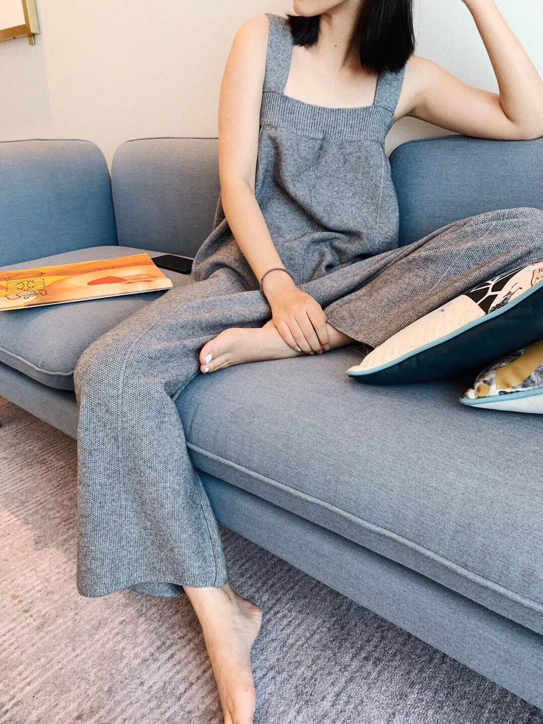 Suspender jumpsuit women's 2022 new spring high-waisted knitted wide-leg baby bag pants Korean version loose and thick Western style large