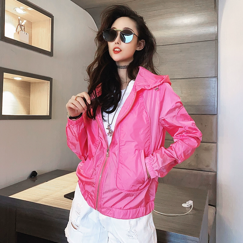 Có mũ trùm đầu dây kéo áo khoác ngắn bình thường phong cách phương Tây áo khoác đơn giản của phụ nữ mùa hè quần áo chống nắng mùa hè ngày lễ kẹo màu trong thủy triều - Áo khoác ngắn