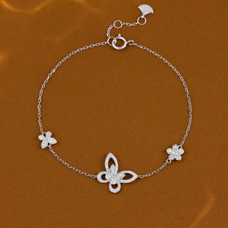 18K Gold South African Natural Diamond Phantom Double Butterfly Diamond Bracelet 36 Points Exquisite Butterfly Flower Bracelet Jewelry Gift 18K Gold South African Natural Diamond Phantom Double Butterfly Diamond Bracelet 36 Points Exquisite Butterfly Flower Bracelet Jewelry Gift