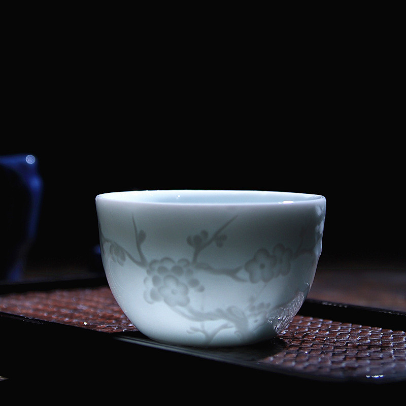 Poly real tea ware jingdezhen scene shadow green by patterns carved the chicken cylinder cup green glaze ceramic sample tea cup master CPU