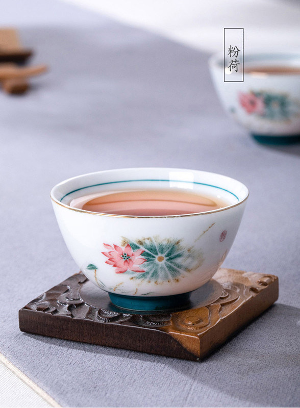Kung fu ceramic cups single individuals dedicated high - grade single cup small white porcelain with blue and white porcelain hand - made sample tea cup