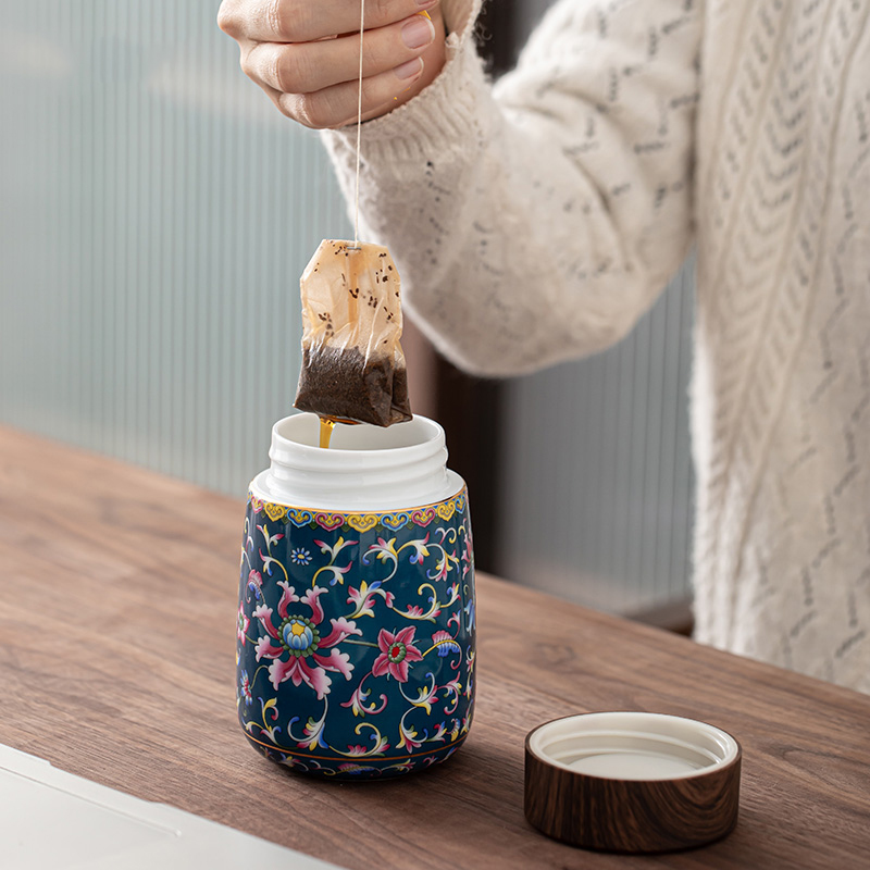 Jingdezhen ceramic colored enamel double vacuum cup against personal dedicated portable high - end with a cup of hot tea cups with cover