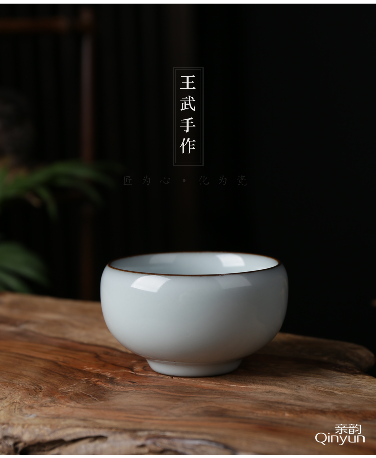 Get together scene scene celadon dark bluish grey glaze kung fu tea cups elder brother up tire iron masters cup ceramic sample tea cup Wang Wu small tea cups