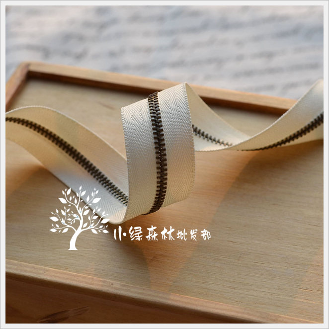 (Forest Wholesale) 2 5 yuan code super smooth 3# yard copper zipper (beige) 10 yards bag 380g