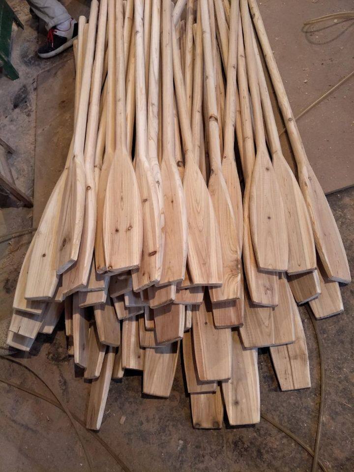 The Dorine Wood Industry Solid Wood Fir Wood Boat Paddle Rafting Paddle Paddle Paddle Performance Prop Oar Decorated Paddle Can Customize Other