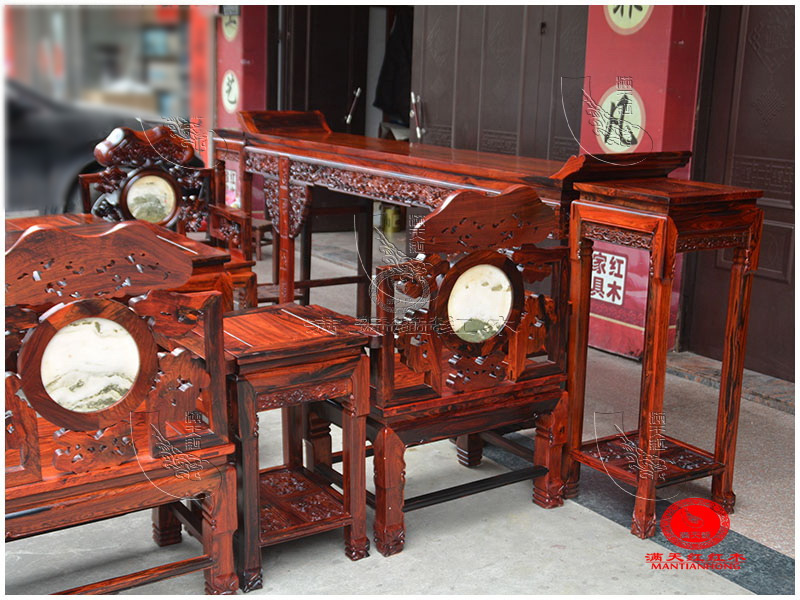 Gỗ hồng mộc Lào (Sian rosewood) trong hội trường đầy đủ mười hai bộ đồ nội thất bằng gỗ gụ retro - Bàn / Bàn tủ thờ giá rẻ