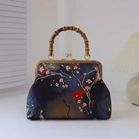 Бамбуковая слива цветение