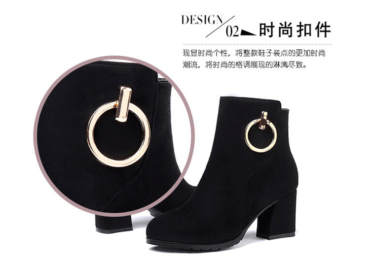 Giày cao cổ trẻ em cộng với ủng nhung dày Giày cao gót cỡ lớn Giày nữ 40 đầu tròn 41 dày với 43 bàn chân rộng Martin béo boot đen nữ
