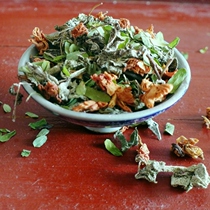 Jie summer tea Sanhe tea Luohan fruit flower stream yellow grass tea chicken bone grass leaf Sanhe tea farm specialty 500g