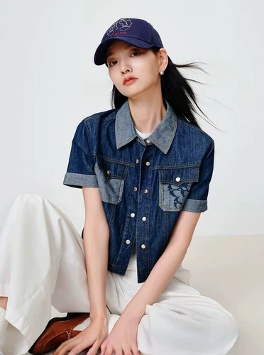 Весенняя модная джинсовая юбка, сексуальная куртка для отдыха, тренд сезона, свободный крой, короткий рукав