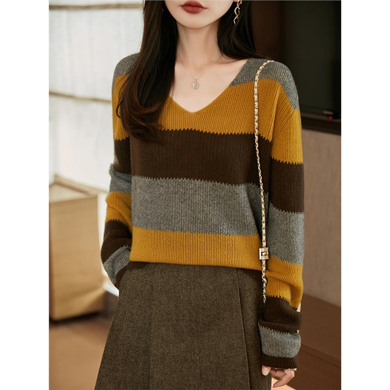 Korean Style Contrasting Color V-Neck Knit Sweater for Women, Early Autumn Striped Loose Long-Sleeve Age-Reducing Casual Sweater Base Shirt Korean Style Contrasting Color V-Neck Knit Sweater for Women, Early Autumn Striped Loose Long-Sleeve Age-Reducing Casual Sweater Base Shirt