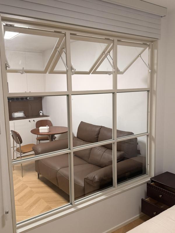 Aluminum Alloy Upward-Opening Windows, Outward-Opening Floor-To-Ceiling Windows, Living Room and Bedroom Lift-Up Windows, Bathroom Bottom-Hung Windows, Light-Transmitting Glass Windows Aluminum Alloy Upward-Opening Windows, Outward-Opening Floor-To-Ceiling Windows, Living Room and Bedroom Lift-Up Windows, Bathroom Bottom-Hung Windows, Light-Transmitting Glass Windows