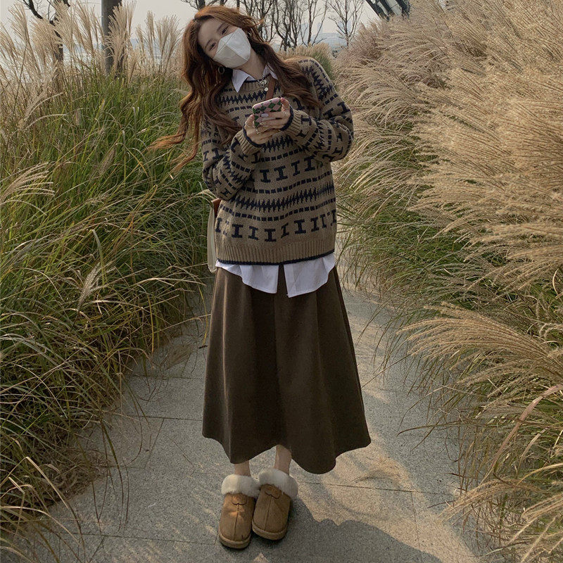 Fat sister slimming suit 2023 autumn and winter new woolen skirt women's large size fat mm round neck sweater two-piece set