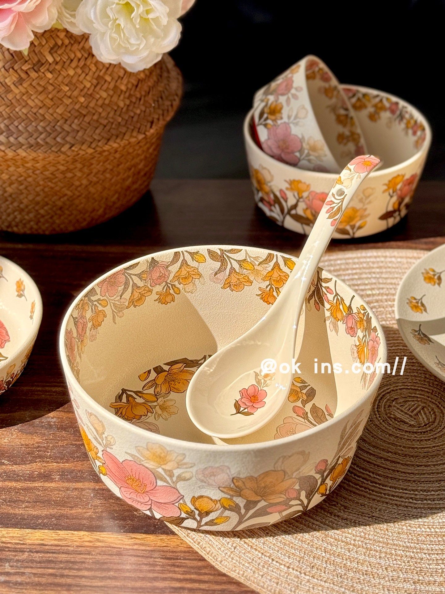 Monet Large-Capacity Soup Bowl, Ceramic Instant Noodle Bowl, High-End Soup Bowl, Retro Large Snail Noodle Bowl, Spicy Hot Pot Bowl