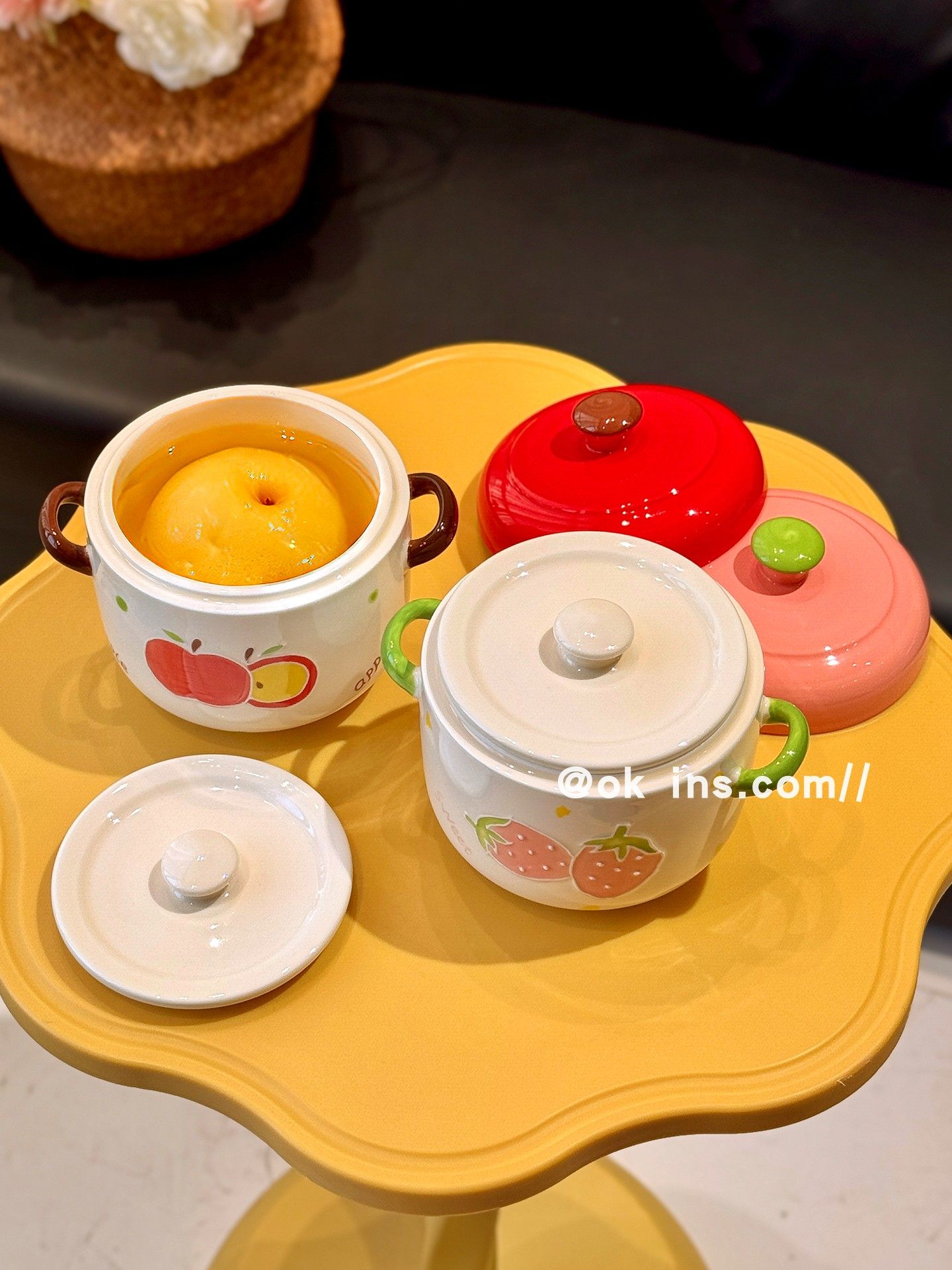 Strawberry Double-Lid Stew Pot, Household Ceramic Water-Sealed Stew Pot, Small Soup Pot, Simmering Pot, Clay Pot for One Person, Bird's Nest Pot, Roasted Pear Pot