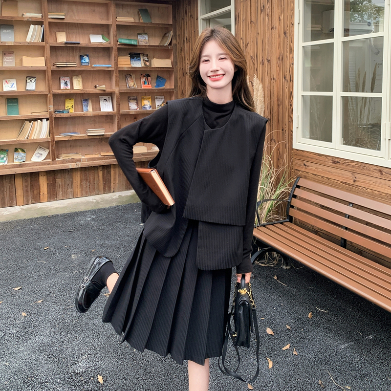 Black Designer-Style Suit Vest and Skirt Set for Women, 2026 Autumn New Design, Stylish Base Shirt, Pleated Skirt Three-Piece Set Black Designer-Style Suit Vest and Skirt Set for Women, 2026 Autumn New Design, Stylish Base Shirt, Pleated Skirt Three-Piece Set