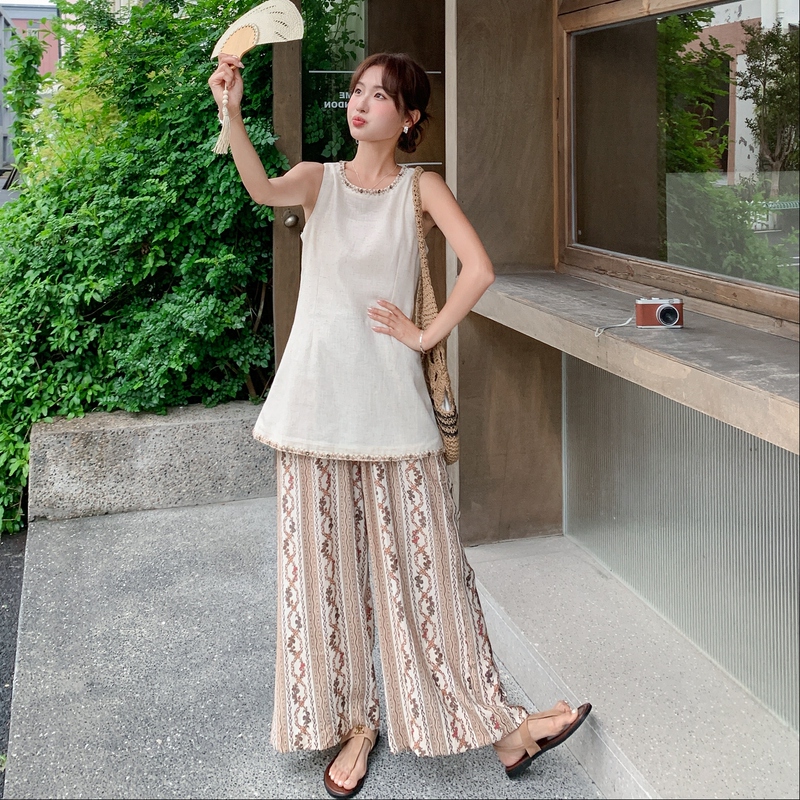 Korean-Style Relaxed Vacation Style Casual Sleeveless Top Set for Women, Summer 2026 New Printed Wide-Leg Pants Two-Piece Set Korean-Style Relaxed Vacation Style Casual Sleeveless Top Set for Women, Summer 2026 New Printed Wide-Leg Pants Two-Piece Set