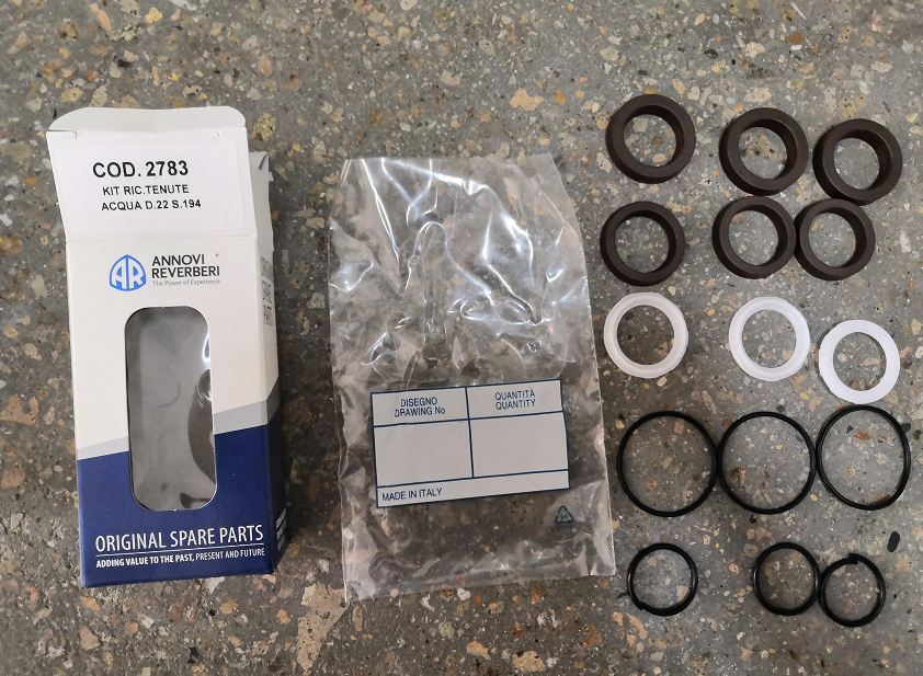 Italian ANNOVI REVERBERI plunger pump XW21 28N XW26 25N XW30 25 water seal