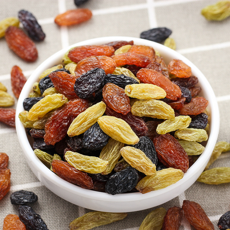 Four color raisins Xinjiang Turpan Turpan production green jewel tree yellow rose red black vinegar Chestnut Free of Zero Snack Bag