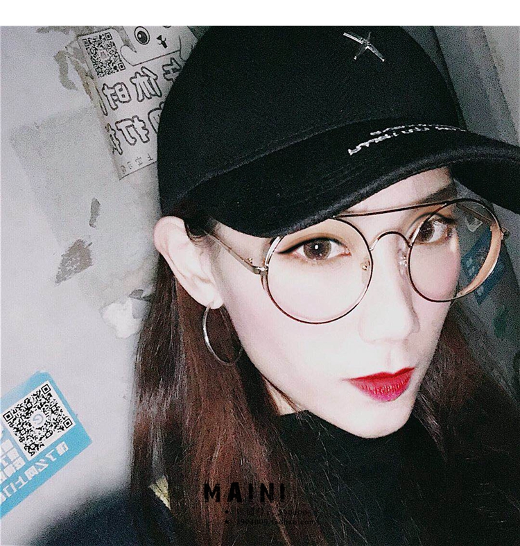 Quạt màu đỏ lưới Kính Kiều với kính retro nghệ thuật lớn tròn kim loại dày khung phẳng với chuỗi ngọc trai cận thị nữ mắt kính nữ