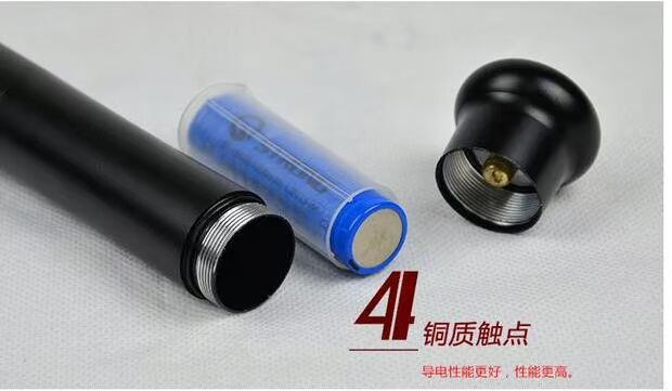 OST đích thực bóng chày dính đèn pin tự vệ kim loại ánh sáng chói sạc xe ngoài trời vũ khí tự vệ đèn sạc dự phòng khi mất điện