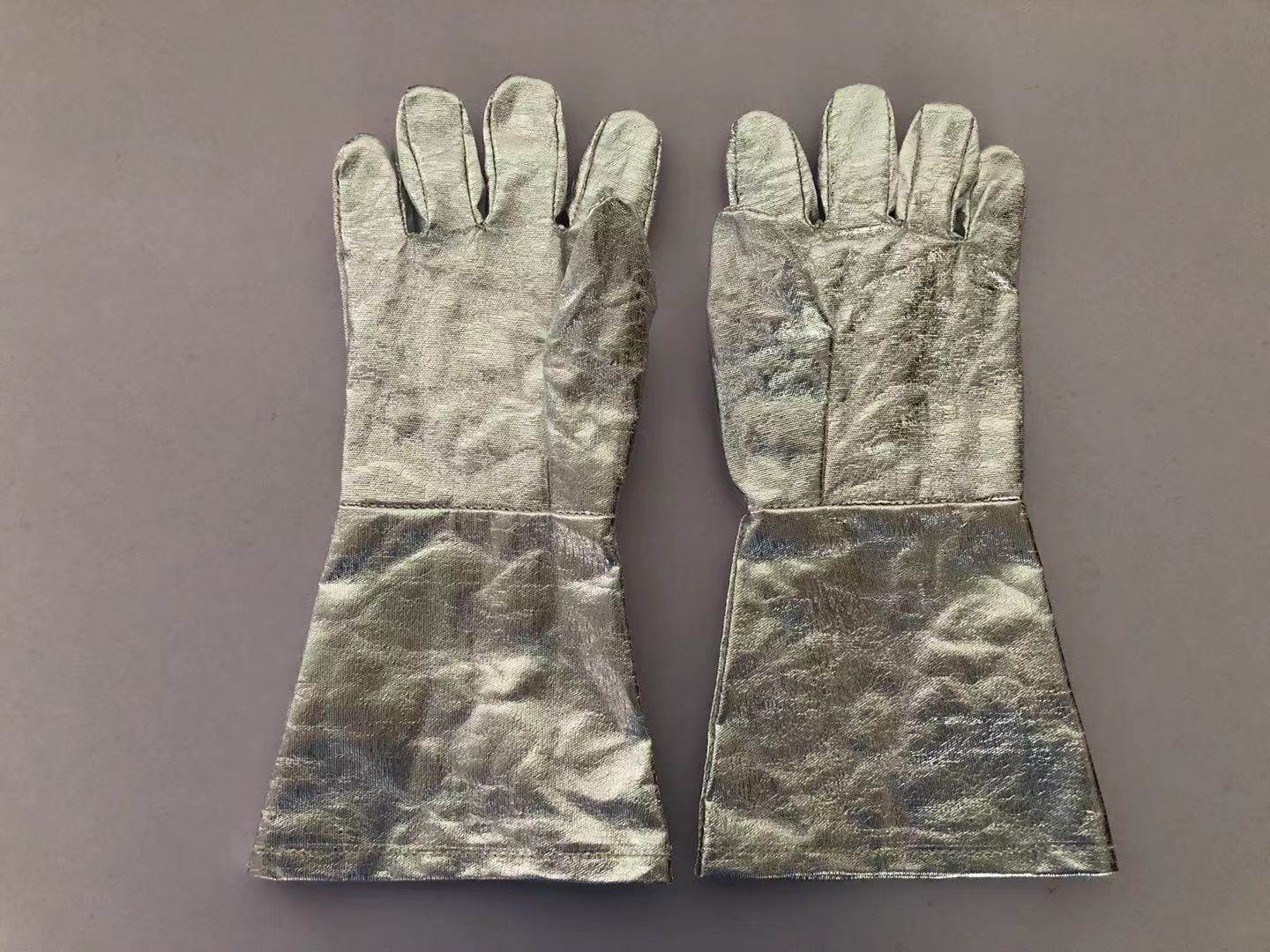 High temperature insulation gloves Protective gloves are resistant to high temperatures of 800-1000 degrees