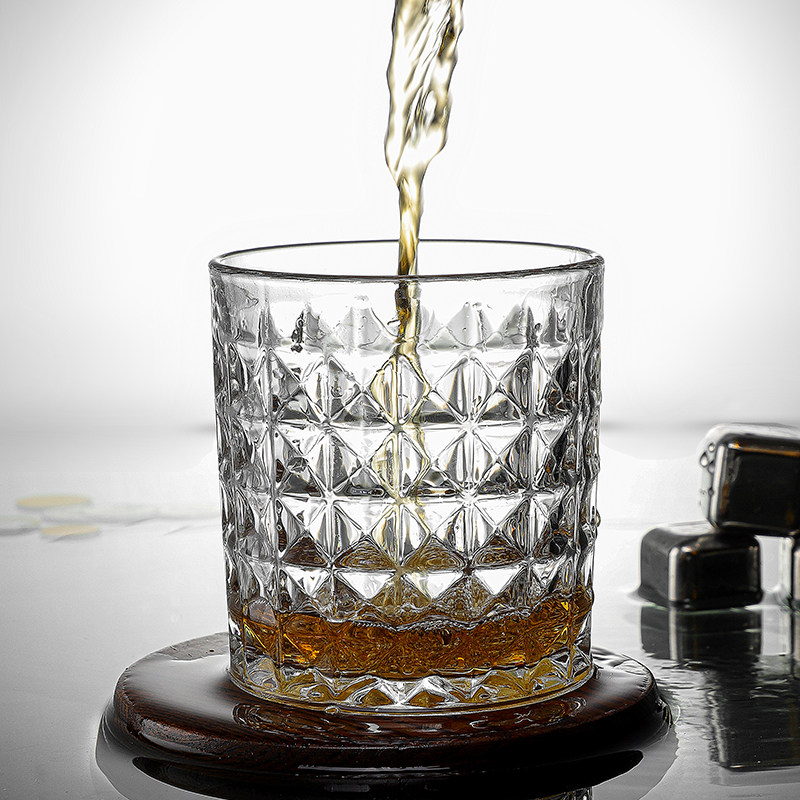 Whiskey glass foreign wine glass crystal glass spirit glass cocktail glass classical brandy glass bar beer glass