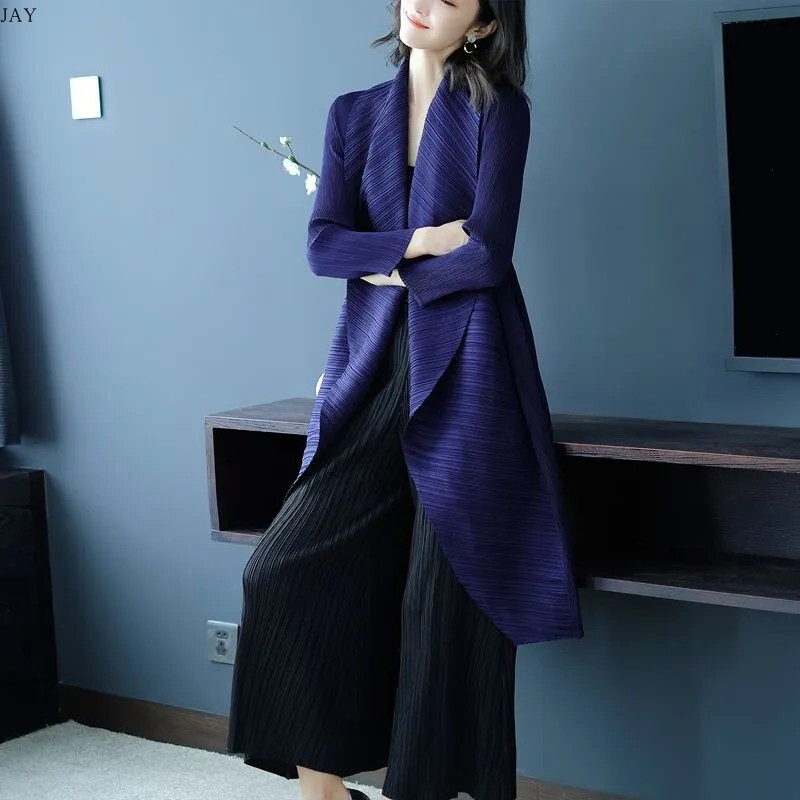 Japanese-Style Pleated 2026 New Spring and Autumn Plus-Size Mid-Length Trench Coat with a Stylish and Elegant Design for Women