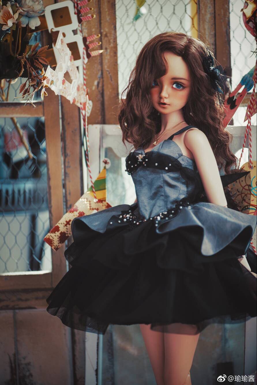 (Yoyo Sauce) BJD SD MSD 3 points 4 points Giant baby girl suit Nails Pearl Small Gown