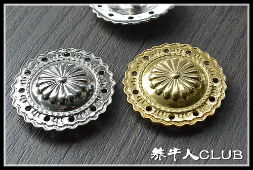 Быки, произведенные изысканной латуни \ белая бронзовая жертва, чтобы увидеть родословную ткани, декоративная пряжка, сделанная на четырех -один пряжка