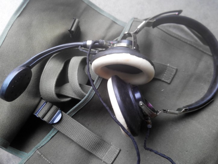 Reed Headphones With Microphone Noise-Cancelling Receiver Electric Receiver Headphones Communication Movie Props