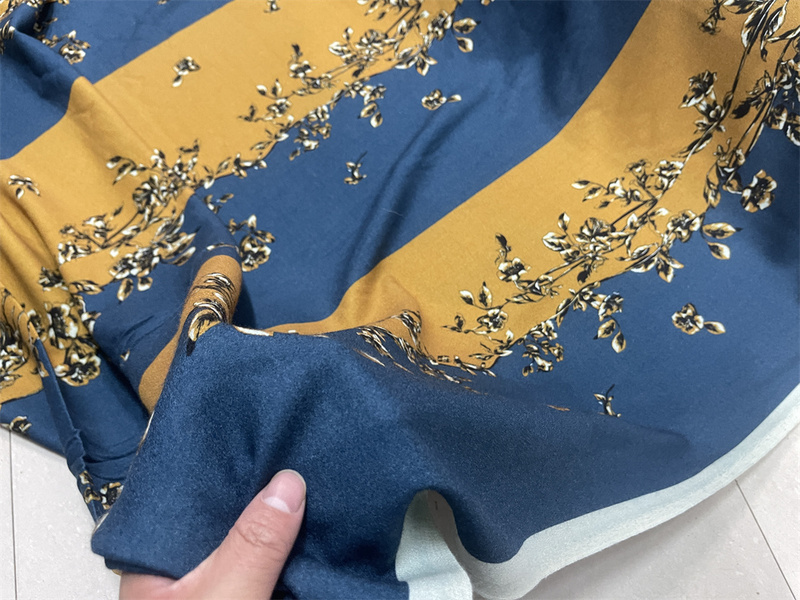 Merino Wool Stretch Crepe Fabric, Twisted Yarn, Vintage Style, Yarn-Dyed, Fine-Spun, Full Wool, Drapey, Haute Couture Dress Fabric