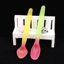 Baby discoloration temperature-sensing spoon soft head spoon suit newborn to feed water tablespoon baby to feed the rice paste small soup spoon