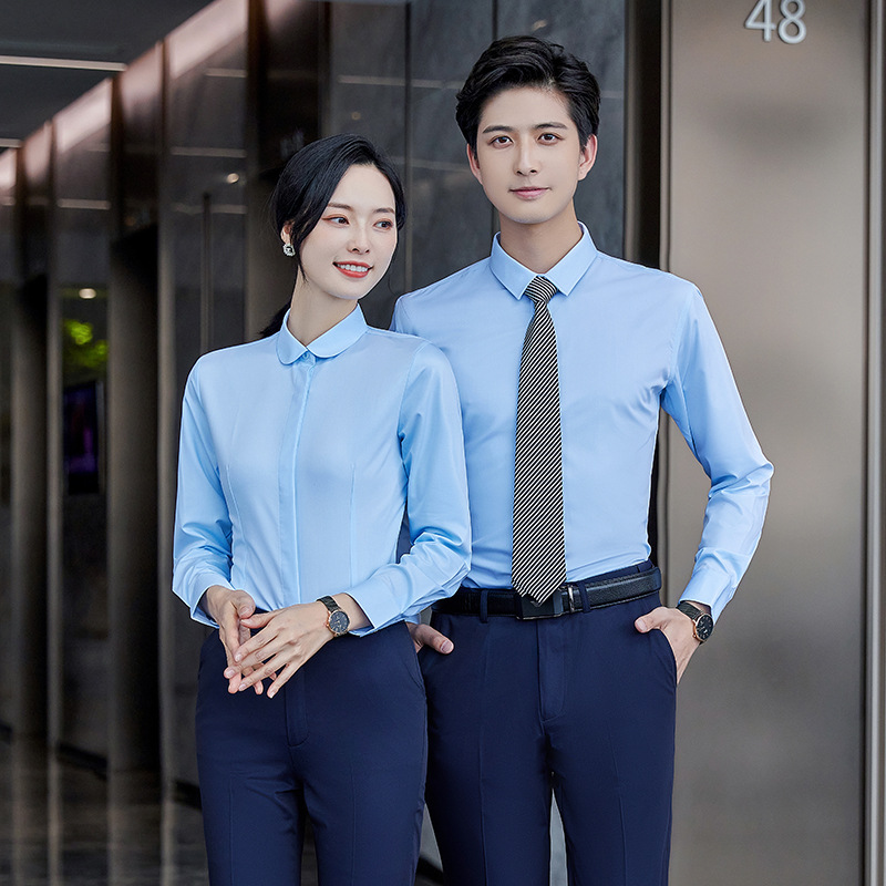 市井繁华中的市场工服：身份的外衣与职场的铠甲