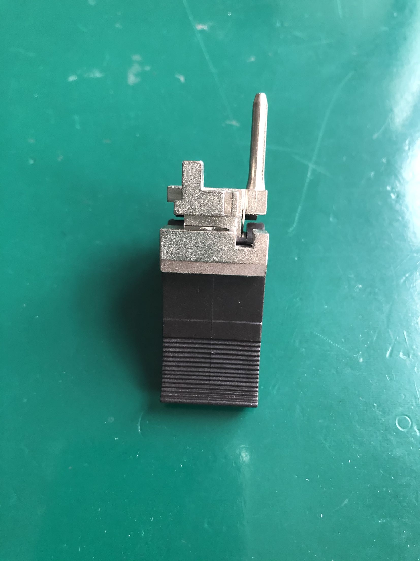 PXI chassis puller DEF lower handle