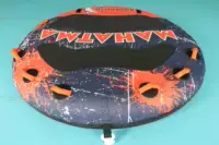 Черные три человека круглые подушки