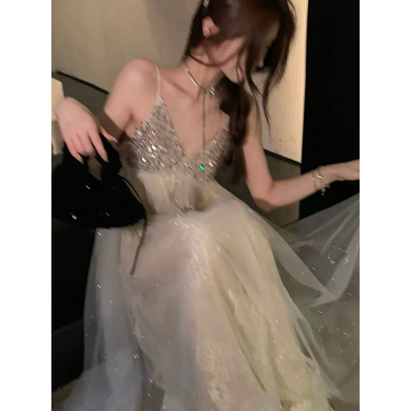 French-Style Heavy Sequin Spaghetti Strap Dress for Women, High-End, Sexy, Backless, Pure Desire Long Dress, Vacation Style French-Style Heavy Sequin Spaghetti Strap Dress for Women, High-End, Sexy, Backless, Pure Desire Long Dress, Vacation Style