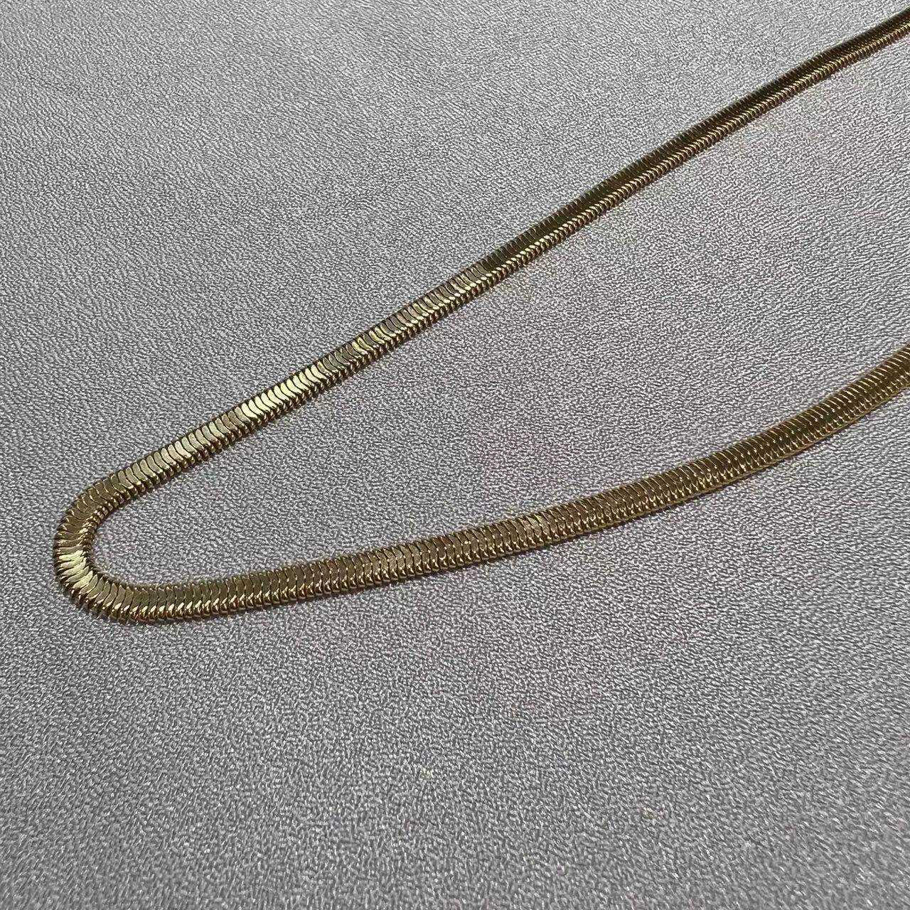 Japanese heavy process 18k gold coarse snake bone 3 3mm hyperboly silk smooth and smooth and super soft not afraid to fold the gold color