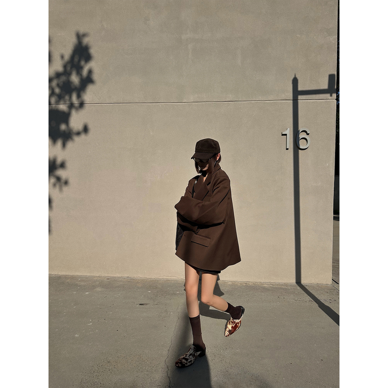 Jia Yi [Asian West Coast] Coffee-Colored Long-Sleeved Lapel Button Suit with a High-End Feel, Loose and Versatile, Elegant Jacket