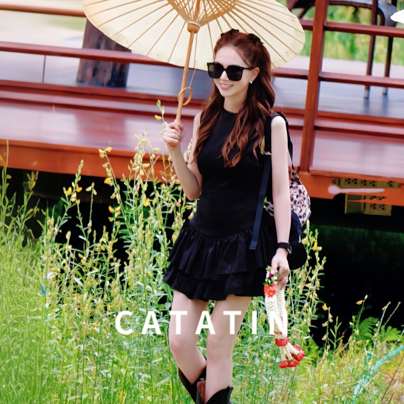 Catatin Kevin Tsai's Same Style Black Dress, New Summer Model with Layered Decoration, Suede Sexy Sleeveless Dress